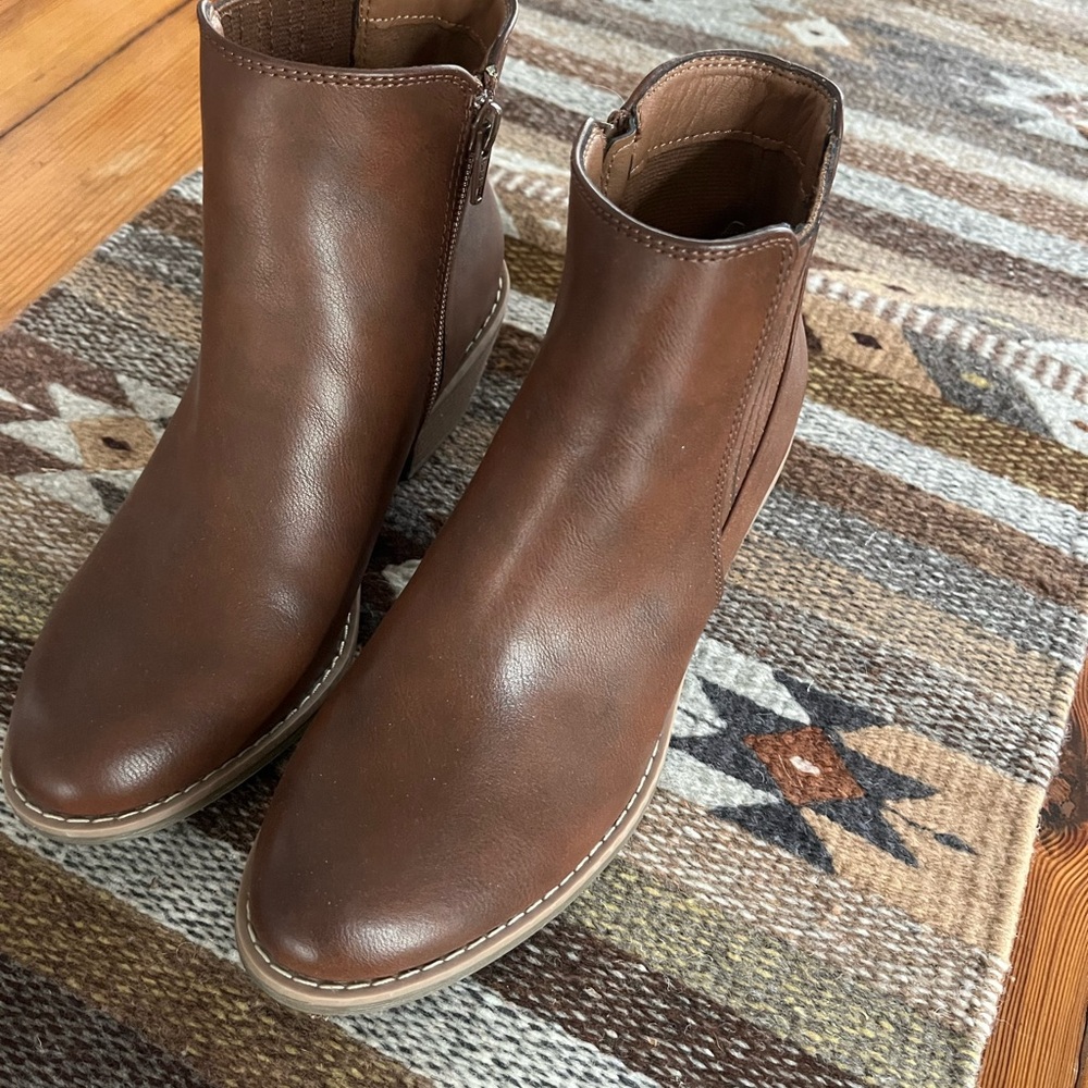 Eurosoft 7 Brown Leather Ankle Boots